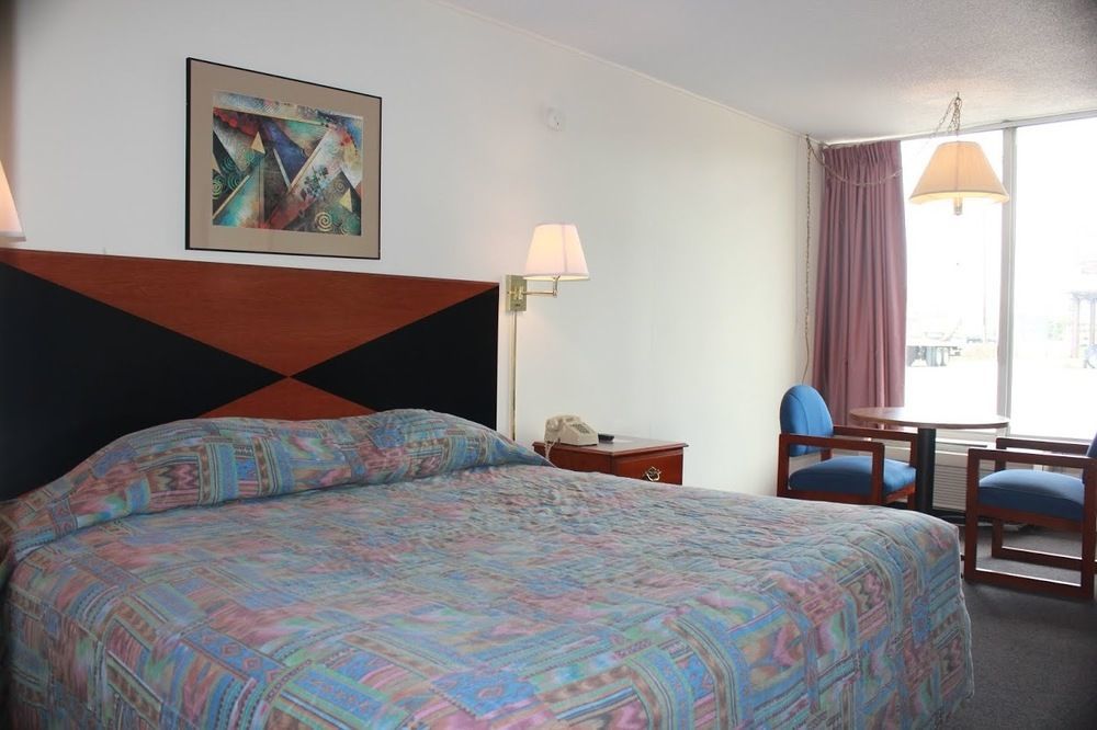 Red Carpet Inn - Луїсвілл Екстер'єр фото
