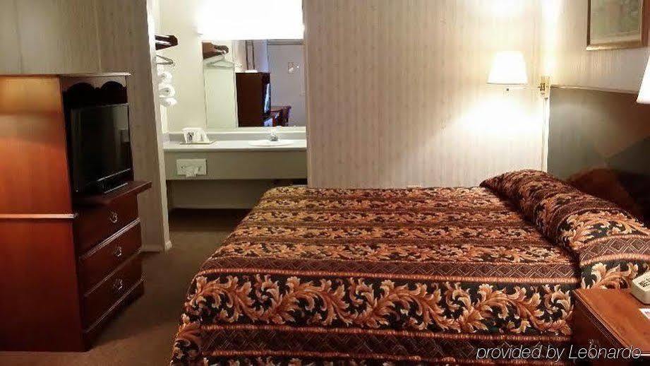 Red Carpet Inn - Луїсвілл Екстер'єр фото