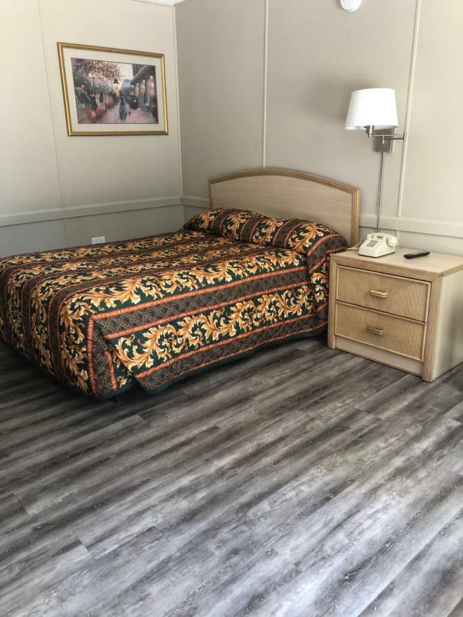 Red Carpet Inn - Луїсвілл Екстер'єр фото